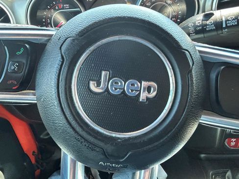 Used 2018 Jeep Wrangler Unlimited Rubicon w/ LED Lighting Group AWD/4WD image 21