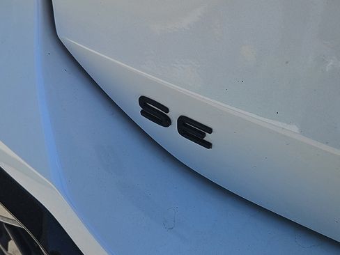 New 2026 Volkswagen Tiguan SE R-Line AWD/4WD image 4
