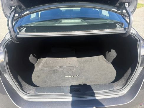 Used 2021 Nissan Sentra SR FWD image 16