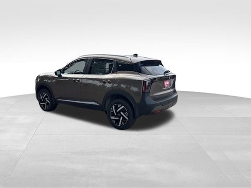 New 2026 Nissan Kicks SV w/ Charging Package image 2