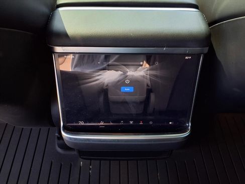 Used 2024 Tesla Model X Base image 15