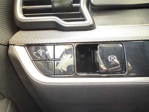 Used 2024 Kia Sportage LX image 26