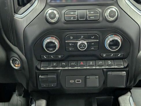 Used 2023 GMC Sierra 2500 Denali w/ Denali Ultimate Package image 19