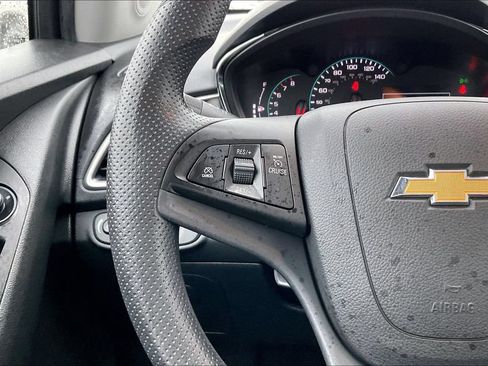 Used 2022 Chevrolet Trax LS w/ Tint and Cruise Package FWD image 10