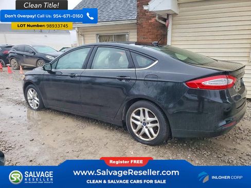 Used 2013 Ford Fusion SE w/ SE Technology Pkg image 3