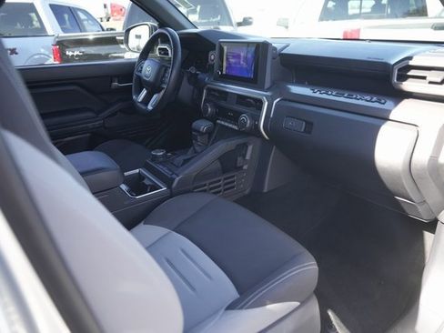 Used 2024 Toyota Tacoma TRD Off-Road image 17