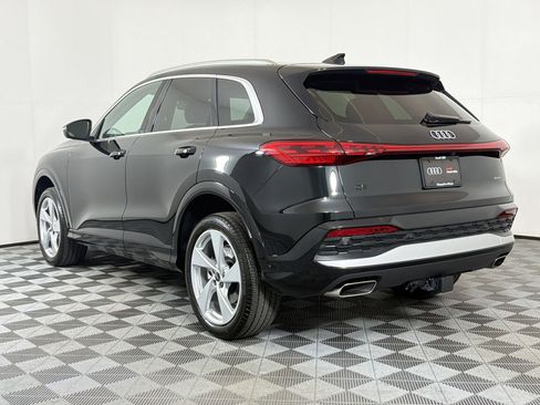 Used 2025 Audi Q5 Premium Plus w/ Premium Plus AWD/4WD image 3