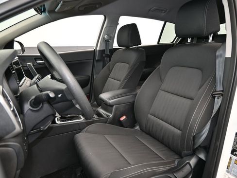 Used 2022 Kia Sportage LX image 10