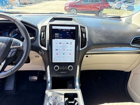 Certified 2024 Ford Edge Titanium image 23
