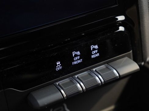 New 2026 RAM 1500 4x4 Crew Cab image 16