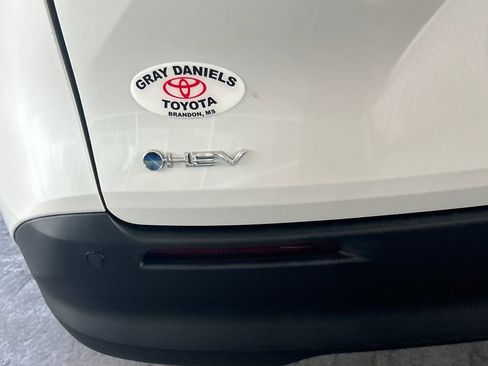New 2026 Toyota Sienna XLE FWD image 38