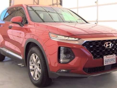 Used 2019 Hyundai Santa Fe SEL FWD image 4