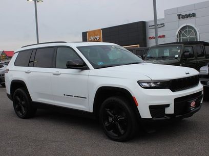 Used 2023 Jeep Grand Cherokee L Laredo