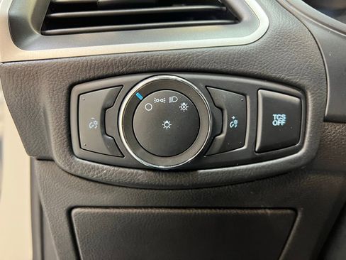 Used 2022 Ford Edge SEL image 16