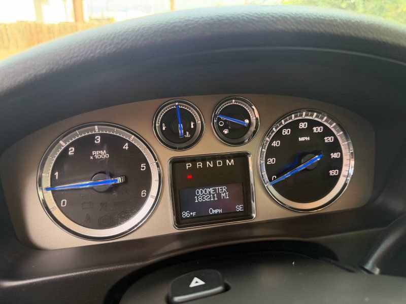 Used 2009 Cadillac Escalade AWD image 11