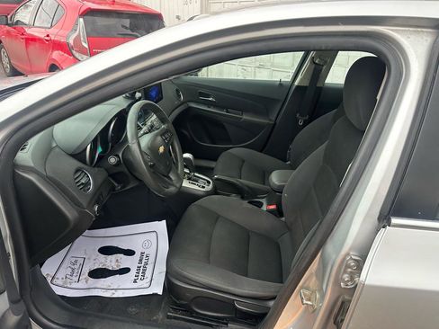Used 2015 Chevrolet Cruze LT image 9