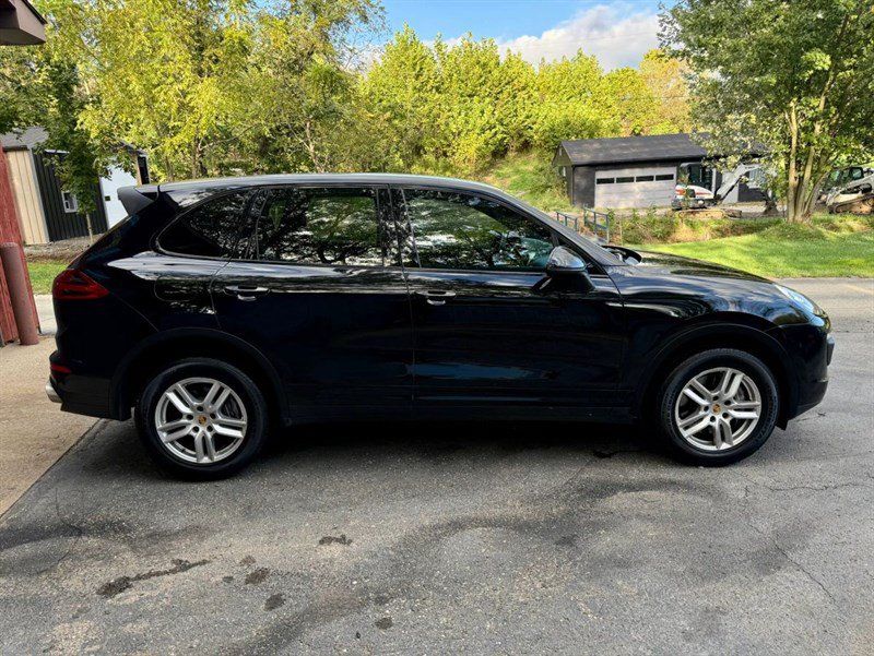 Used 2016 Porsche Cayenne AWD/4WD image 7