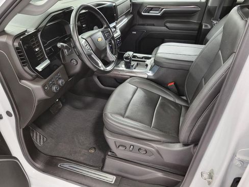 Used 2024 Chevrolet Silverado 1500 LTZ w/ LTZ Premium Package AWD/4WD image 9
