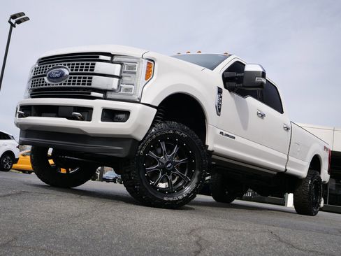 Used 2017 Ford F250 Platinum w/ Platinum Ultimate Package image 42