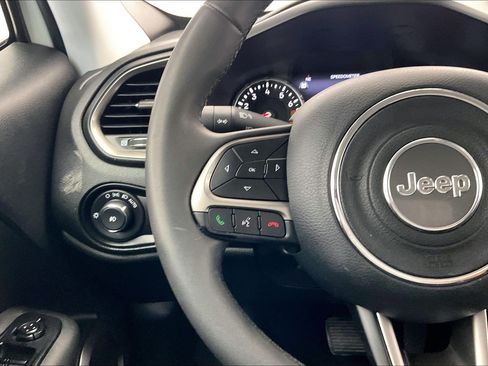 Used 2022 Jeep Renegade Latitude AWD/4WD image 19