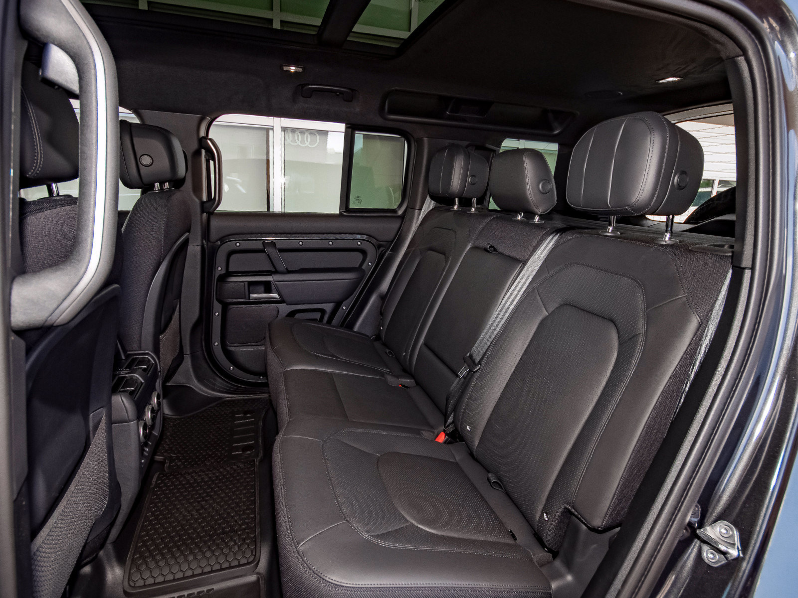 New 2026 Land Rover Defender 110 V8 AWD/4WD image 46