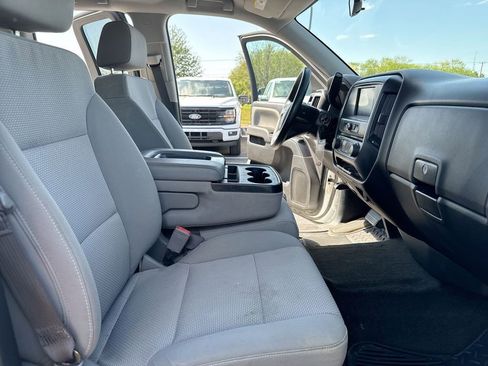 Used 2017 Chevrolet Silverado 1500 Custom w/ Custom Convenience Package RWD image 21