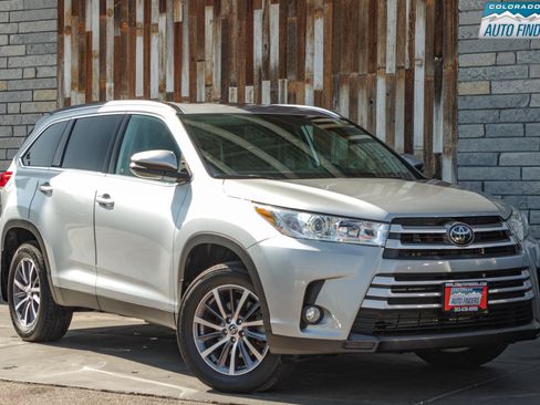 Used 2019 Toyota Highlander XLE AWD/4WD image 9