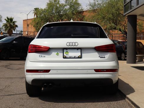 Used 2018 Audi Q3 2.0T Premium w/ Convenience Package AWD/4WD image 11