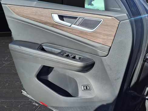 New 2026 Volkswagen Atlas SEL image 19