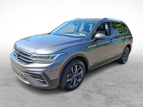 Used 2022 Volkswagen Tiguan SE AWD/4WD image 3