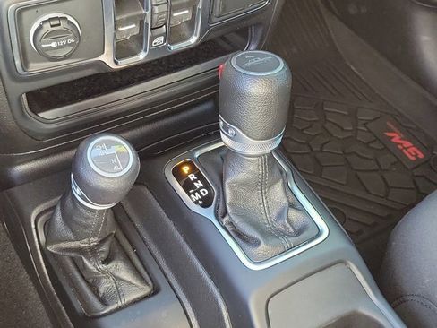 Used 2023 Jeep Gladiator Sport image 25