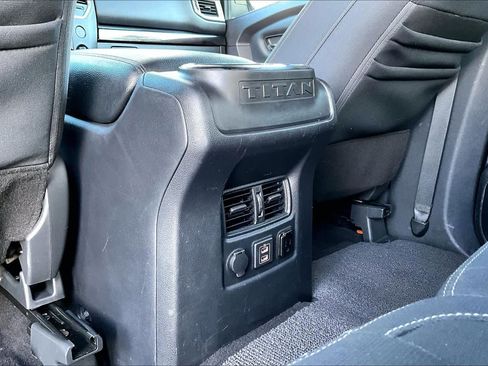 Used 2019 Nissan Titan SV w/ SV Convenience Package image 34