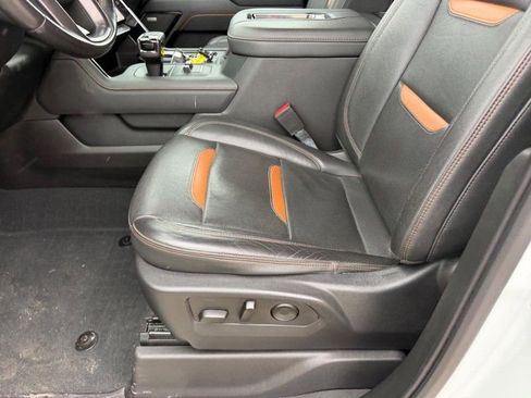 Used 2022 GMC Sierra 1500 AT4 w/ AT4 Premium Package image 18
