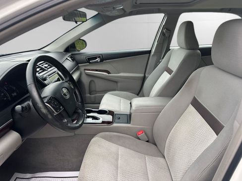 Used 2012 Toyota Camry XLE FWD image 11