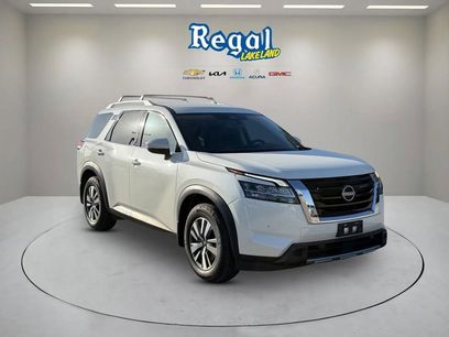 Used 2024 Nissan Pathfinder SL