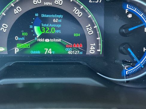 Used 2022 Toyota RAV4 XSE AWD/4WD image 40