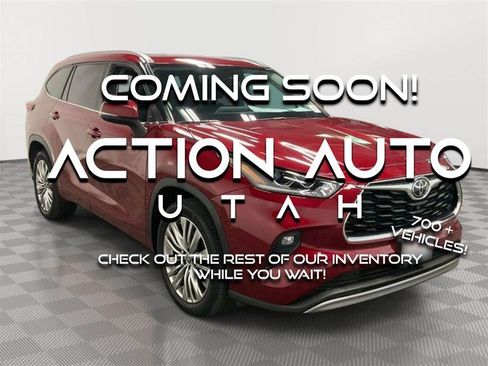 Used 2022 Toyota Highlander Platinum FWD image 1