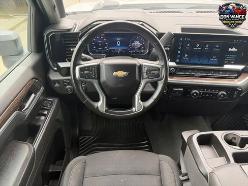 Used 2025 Chevrolet Silverado 2500 LT w/ Convenience Package AWD/4WD image 14