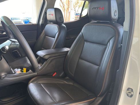 Used 2022 GMC Acadia AT4 w/ Preferred Package image 11