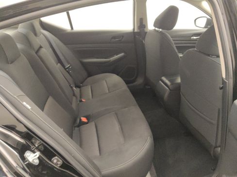 Used 2025 Nissan Altima 2.5 SV FWD image 19