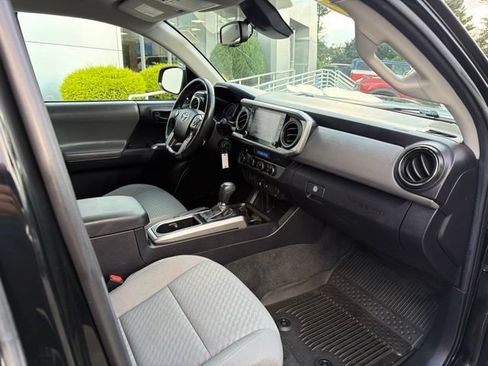 Used 2021 Toyota Tacoma SR5 AWD/4WD image 8