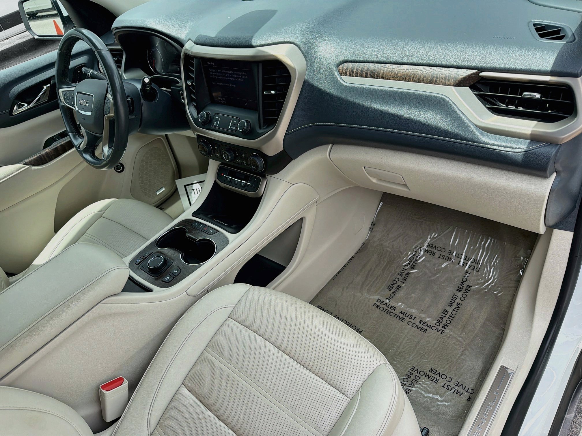 Used 2022 GMC Acadia Denali w/ Denali Ultimate Package FWD image 14