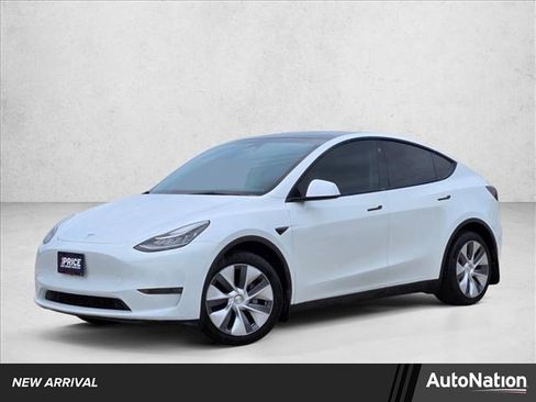 Used 2023 Tesla Model Y Long Range AWD/4WD image 1