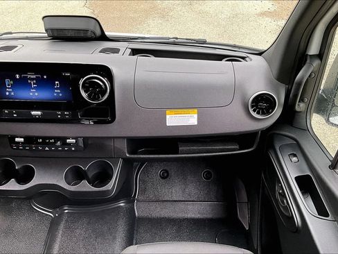 Used 2026 Mercedes-Benz Sprinter 2500 image 24
