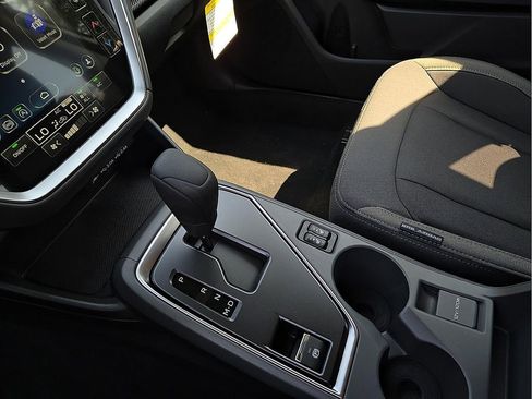 Certified 2025 Subaru Crosstrek 2.0i Premium image 21