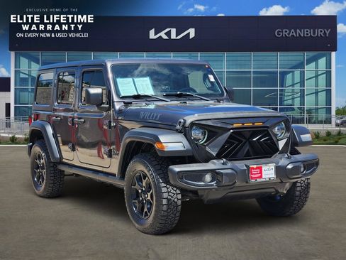Used 2021 Jeep Wrangler Unlimited Sport AWD/4WD image 3