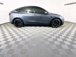Used 2020 Tesla Model Y Long Range video 2