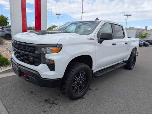 Used 2022 Chevrolet Silverado 1500 Custom Trail Boss AWD/4WD image 2