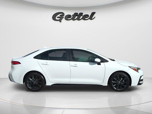 Used 2026 Toyota Corolla SE FWD image 3