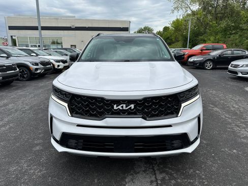 Used 2023 Kia Sorento SX AWD/4WD image 2